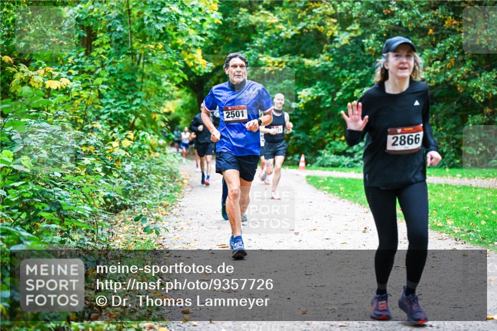 12.10.2025 - Bramfelder Halbmarathon 2025 Dr. Thomas Lammeyer http://msf.ph/oto/9357726 12.10.2025 11:01:54 Laufen 2501, 2866 meine-sportfotos.de