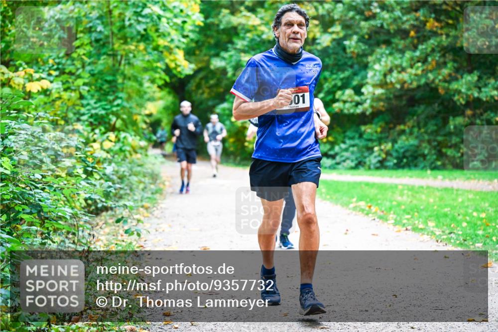 12.10.2025 - Bramfelder Halbmarathon 2025 Dr. Thomas Lammeyer http://msf.ph/oto/9357732 12.10.2025 11:01:55 Laufen 01 meine-sportfotos.de