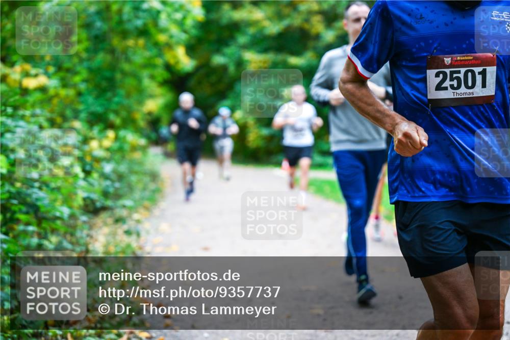 12.10.2025 - Bramfelder Halbmarathon 2025 Dr. Thomas Lammeyer http://msf.ph/oto/9357737 12.10.2025 11:01:56 Laufen 34, 2501 meine-sportfotos.de