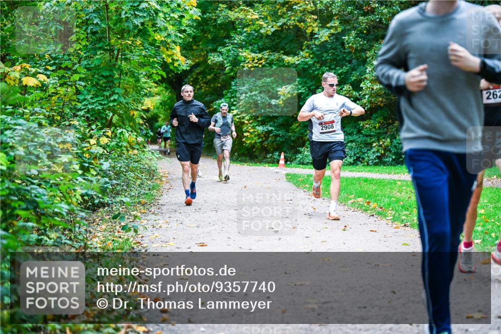 12.10.2025 - Bramfelder Halbmarathon 2025 Dr. Thomas Lammeyer http://msf.ph/oto/9357740 12.10.2025 11:01:56 Laufen 2908, 262 meine-sportfotos.de