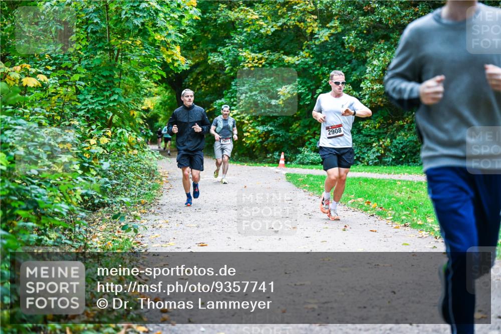 12.10.2025 - Bramfelder Halbmarathon 2025 Dr. Thomas Lammeyer http://msf.ph/oto/9357741 12.10.2025 11:01:57 Laufen 2954, 2908 meine-sportfotos.de