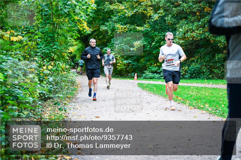 12.10.2025 - Bramfelder Halbmarathon 2025 Dr. Thomas Lammeyer http://msf.ph/oto/9357743 12.10.2025 11:01:57 Laufen 2954, 2908 meine-sportfotos.de