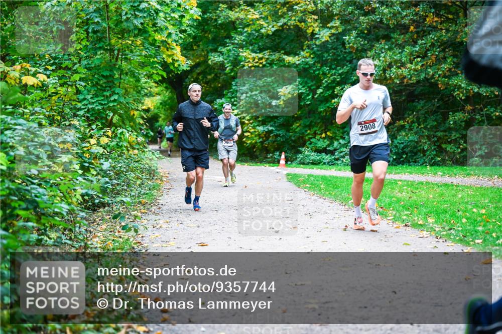 12.10.2025 - Bramfelder Halbmarathon 2025 Dr. Thomas Lammeyer http://msf.ph/oto/9357744 12.10.2025 11:01:57 Laufen 2954, 2908 meine-sportfotos.de