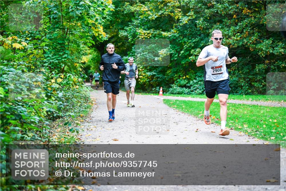 12.10.2025 - Bramfelder Halbmarathon 2025 Dr. Thomas Lammeyer http://msf.ph/oto/9357745 12.10.2025 11:01:57 Laufen 2954, 2908 meine-sportfotos.de