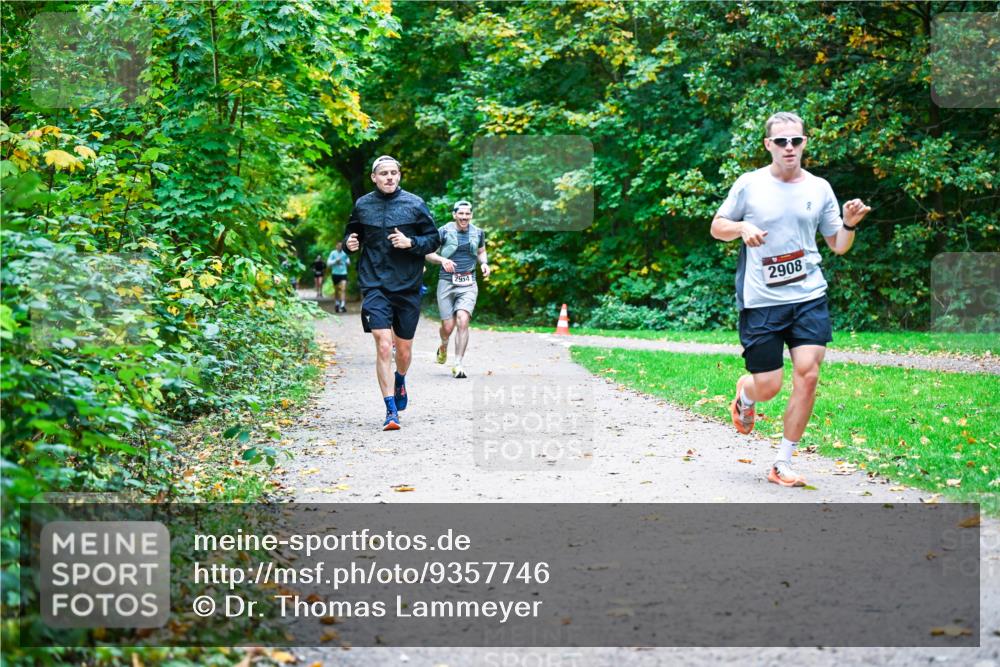 12.10.2025 - Bramfelder Halbmarathon 2025 Dr. Thomas Lammeyer http://msf.ph/oto/9357746 12.10.2025 11:01:57 Laufen 2954, 2908 meine-sportfotos.de