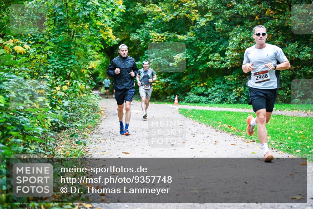 12.10.2025 - Bramfelder Halbmarathon 2025 Dr. Thomas Lammeyer http://msf.ph/oto/9357748 12.10.2025 11:01:58 Laufen 2954, 2908 meine-sportfotos.de