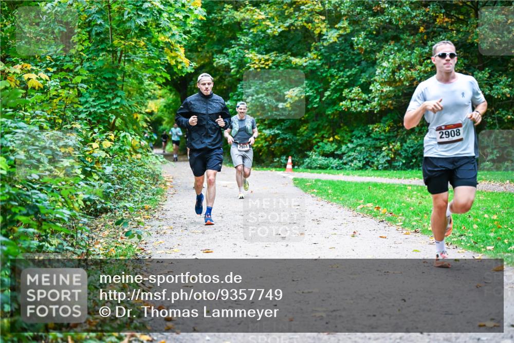 12.10.2025 - Bramfelder Halbmarathon 2025 Dr. Thomas Lammeyer http://msf.ph/oto/9357749 12.10.2025 11:01:58 Laufen 2954, 2908 meine-sportfotos.de