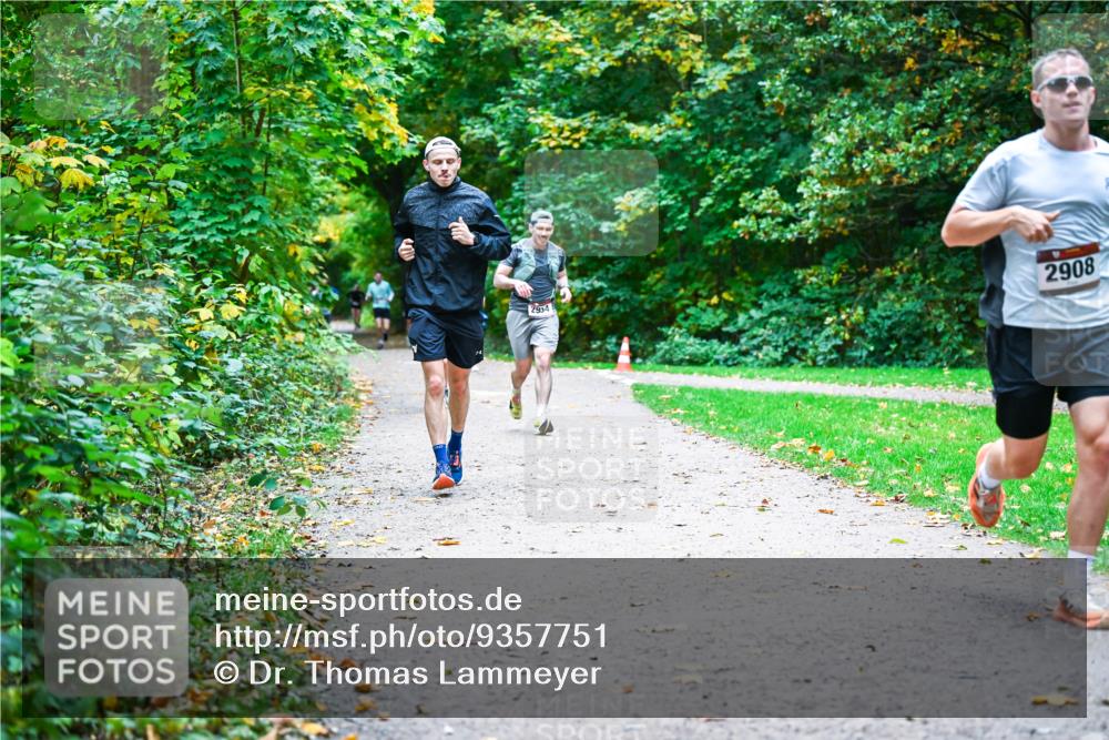 12.10.2025 - Bramfelder Halbmarathon 2025 Dr. Thomas Lammeyer http://msf.ph/oto/9357751 12.10.2025 11:01:58 Laufen 2954, 2908 meine-sportfotos.de