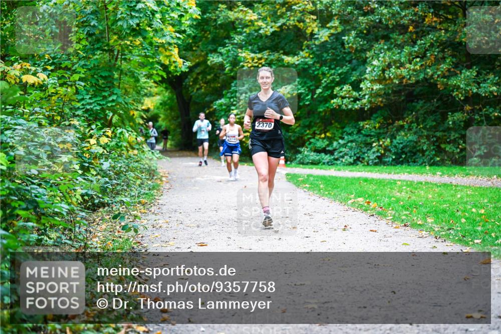 12.10.2025 - Bramfelder Halbmarathon 2025 Dr. Thomas Lammeyer http://msf.ph/oto/9357758 12.10.2025 11:02:02 Laufen 410, 2370 meine-sportfotos.de