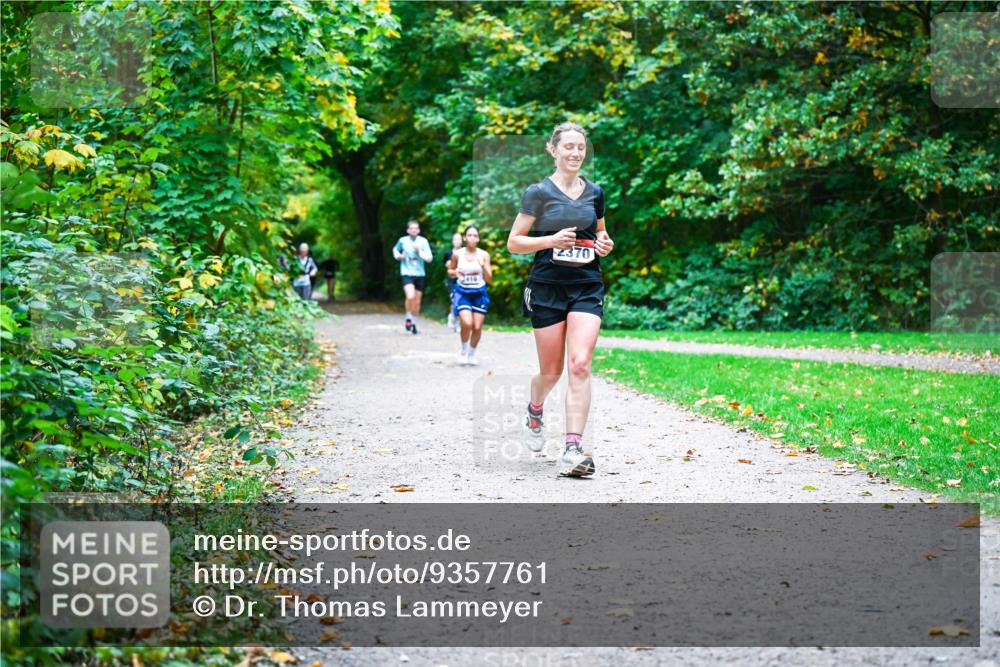 12.10.2025 - Bramfelder Halbmarathon 2025 Dr. Thomas Lammeyer http://msf.ph/oto/9357761 12.10.2025 11:02:03 Laufen 410, 2370 meine-sportfotos.de
