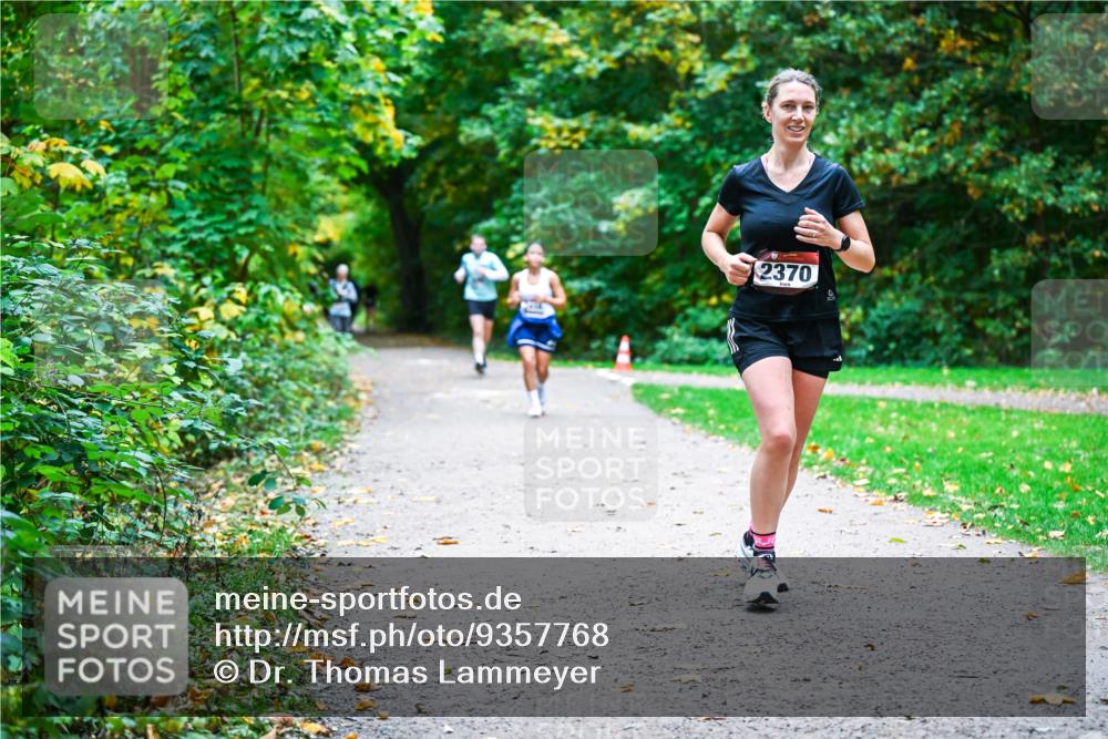 12.10.2025 - Bramfelder Halbmarathon 2025 Dr. Thomas Lammeyer http://msf.ph/oto/9357768 12.10.2025 11:02:03 Laufen 2370 meine-sportfotos.de
