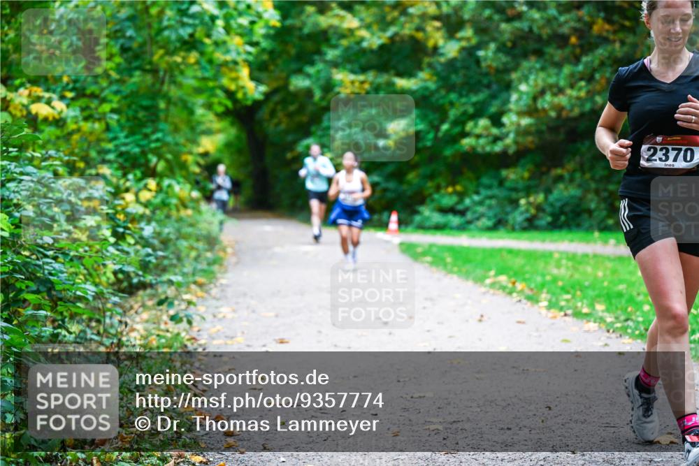 12.10.2025 - Bramfelder Halbmarathon 2025 Dr. Thomas Lammeyer http://msf.ph/oto/9357774 12.10.2025 11:02:04 Laufen 2370 meine-sportfotos.de