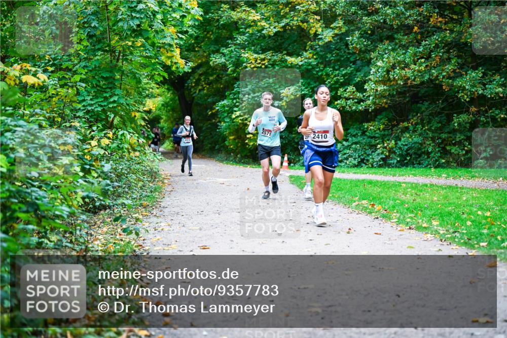 12.10.2025 - Bramfelder Halbmarathon 2025 Dr. Thomas Lammeyer http://msf.ph/oto/9357783 12.10.2025 11:02:07 Laufen 2571, 2, 2410 meine-sportfotos.de