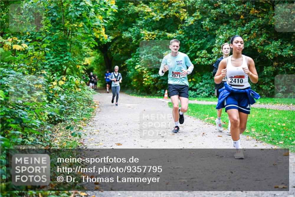 12.10.2025 - Bramfelder Halbmarathon 2025 Dr. Thomas Lammeyer http://msf.ph/oto/9357795 12.10.2025 11:02:09 Laufen 2571, 28, 2410 meine-sportfotos.de