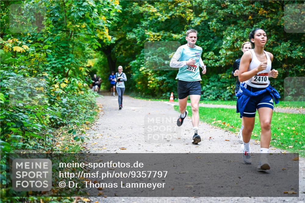12.10.2025 - Bramfelder Halbmarathon 2025 Dr. Thomas Lammeyer http://msf.ph/oto/9357797 12.10.2025 11:02:09 Laufen 2571, 2410 meine-sportfotos.de