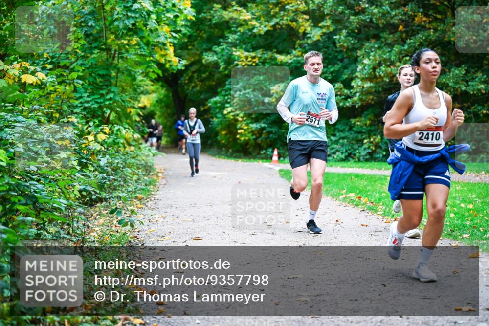 12.10.2025 - Bramfelder Halbmarathon 2025 Dr. Thomas Lammeyer http://msf.ph/oto/9357798 12.10.2025 11:02:09 Laufen 2571, 2410 meine-sportfotos.de