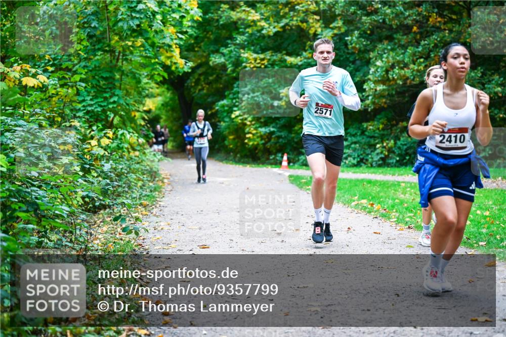 12.10.2025 - Bramfelder Halbmarathon 2025 Dr. Thomas Lammeyer http://msf.ph/oto/9357799 12.10.2025 11:02:09 Laufen 2571, 2410 meine-sportfotos.de