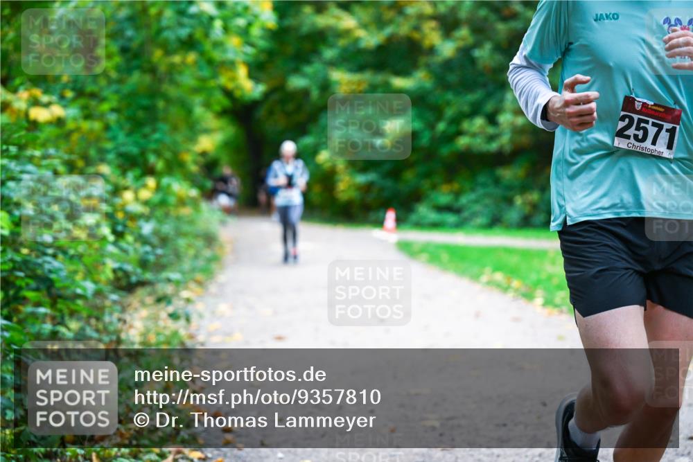 12.10.2025 - Bramfelder Halbmarathon 2025 Dr. Thomas Lammeyer http://msf.ph/oto/9357810 12.10.2025 11:02:11 Laufen 2571 meine-sportfotos.de