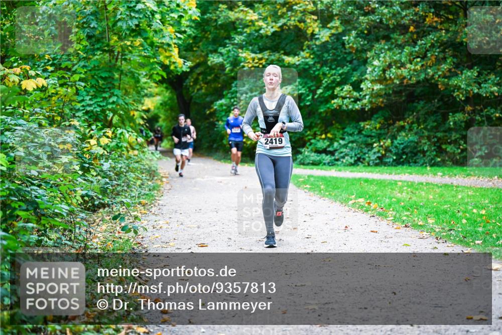 12.10.2025 - Bramfelder Halbmarathon 2025 Dr. Thomas Lammeyer http://msf.ph/oto/9357813 12.10.2025 11:02:14 Laufen 2419 meine-sportfotos.de