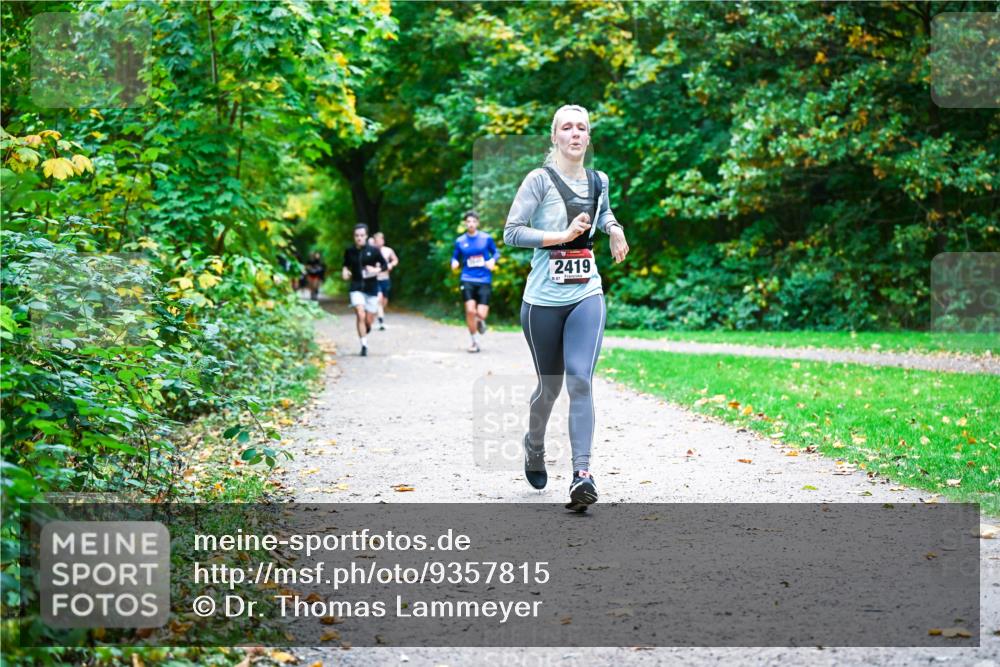 12.10.2025 - Bramfelder Halbmarathon 2025 Dr. Thomas Lammeyer http://msf.ph/oto/9357815 12.10.2025 11:02:15 Laufen 2419 meine-sportfotos.de