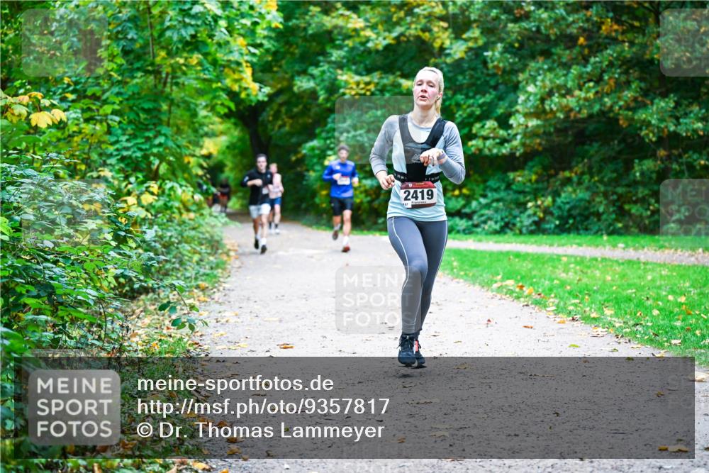 12.10.2025 - Bramfelder Halbmarathon 2025 Dr. Thomas Lammeyer http://msf.ph/oto/9357817 12.10.2025 11:02:15 Laufen 2419 meine-sportfotos.de
