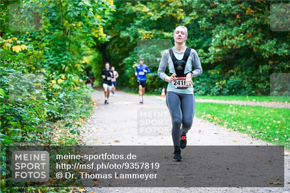 12.10.2025 - Bramfelder Halbmarathon 2025 Dr. Thomas Lammeyer http://msf.ph/oto/9357819 12.10.2025 11:02:15 Laufen 2419 meine-sportfotos.de