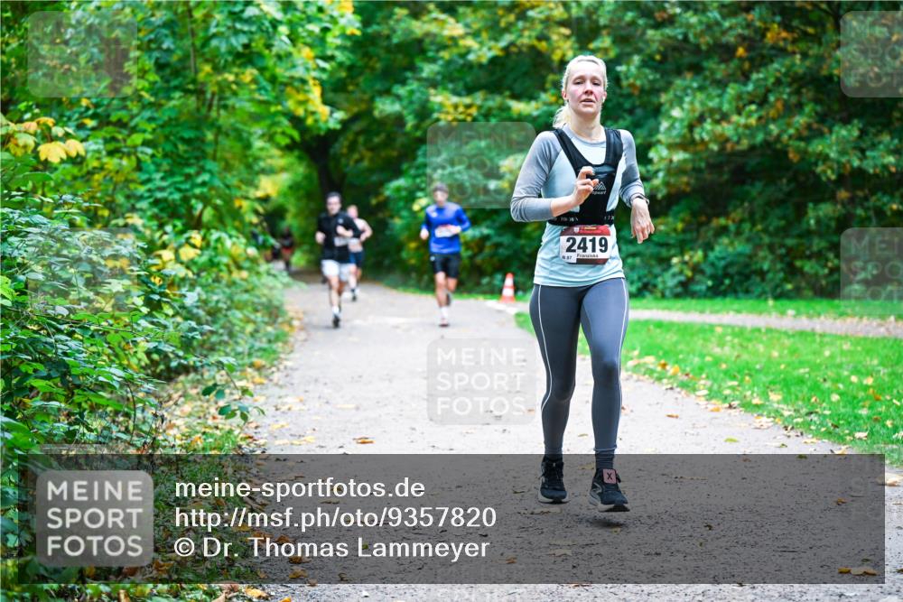 12.10.2025 - Bramfelder Halbmarathon 2025 Dr. Thomas Lammeyer http://msf.ph/oto/9357820 12.10.2025 11:02:15 Laufen 2419, 87 meine-sportfotos.de
