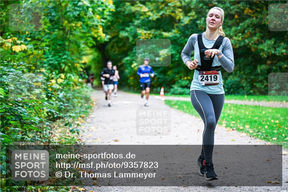 12.10.2025 - Bramfelder Halbmarathon 2025 Dr. Thomas Lammeyer http://msf.ph/oto/9357823 12.10.2025 11:02:16 Laufen 2419, 887 meine-sportfotos.de