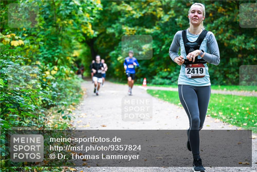 12.10.2025 - Bramfelder Halbmarathon 2025 Dr. Thomas Lammeyer http://msf.ph/oto/9357824 12.10.2025 11:02:16 Laufen 1, 2419, 887 meine-sportfotos.de