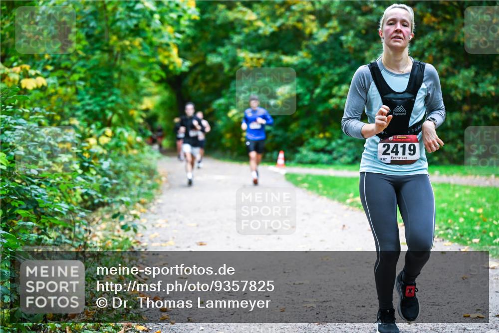 12.10.2025 - Bramfelder Halbmarathon 2025 Dr. Thomas Lammeyer http://msf.ph/oto/9357825 12.10.2025 11:02:16 Laufen 2419, 87 meine-sportfotos.de