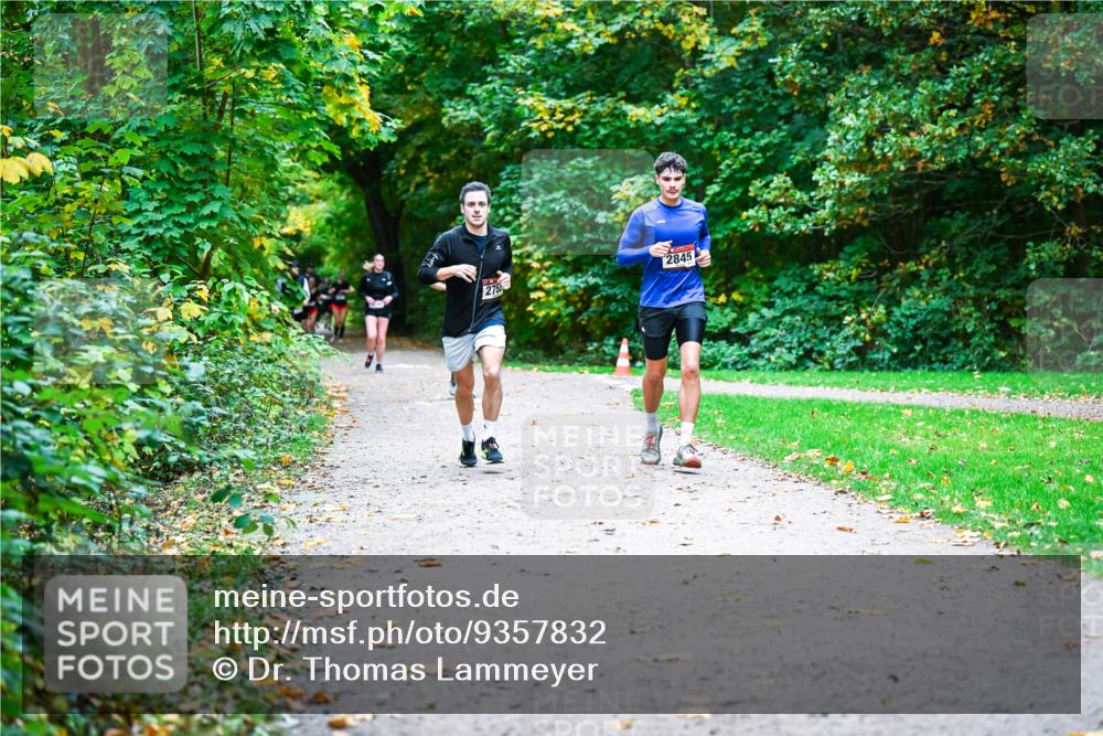 12.10.2025 - Bramfelder Halbmarathon 2025 Dr. Thomas Lammeyer http://msf.ph/oto/9357832 12.10.2025 11:02:18 Laufen 2845, 275 meine-sportfotos.de