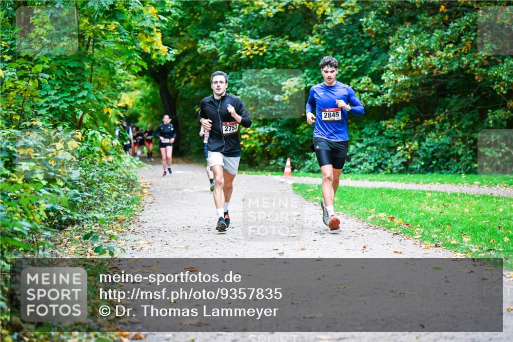 12.10.2025 - Bramfelder Halbmarathon 2025 Dr. Thomas Lammeyer http://msf.ph/oto/9357835 12.10.2025 11:02:18 Laufen 2753, 2845 meine-sportfotos.de