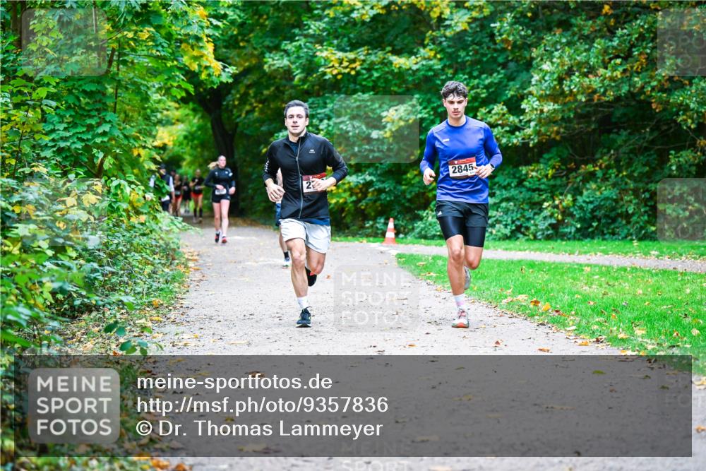 12.10.2025 - Bramfelder Halbmarathon 2025 Dr. Thomas Lammeyer http://msf.ph/oto/9357836 12.10.2025 11:02:18 Laufen 2, 2845 meine-sportfotos.de