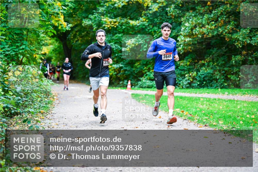 12.10.2025 - Bramfelder Halbmarathon 2025 Dr. Thomas Lammeyer http://msf.ph/oto/9357838 12.10.2025 11:02:18 Laufen 275, 2845 meine-sportfotos.de