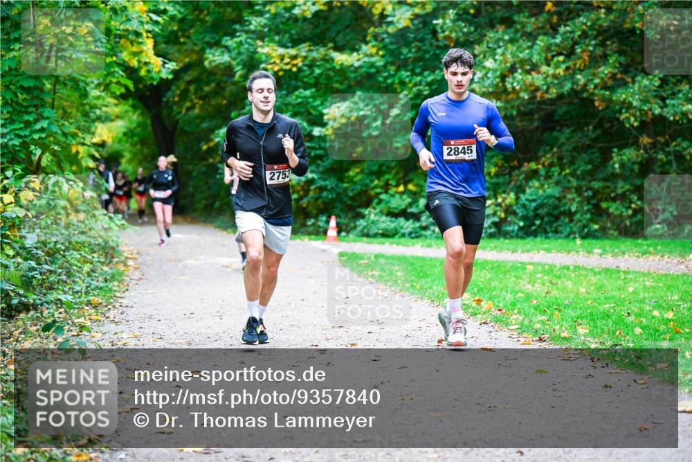 12.10.2025 - Bramfelder Halbmarathon 2025 Dr. Thomas Lammeyer http://msf.ph/oto/9357840 12.10.2025 11:02:19 Laufen 2753, 2845, 41 meine-sportfotos.de