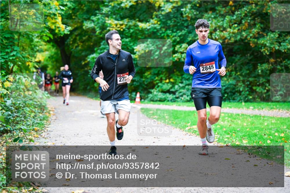 12.10.2025 - Bramfelder Halbmarathon 2025 Dr. Thomas Lammeyer http://msf.ph/oto/9357842 12.10.2025 11:02:19 Laufen 27, 2845, 841 meine-sportfotos.de