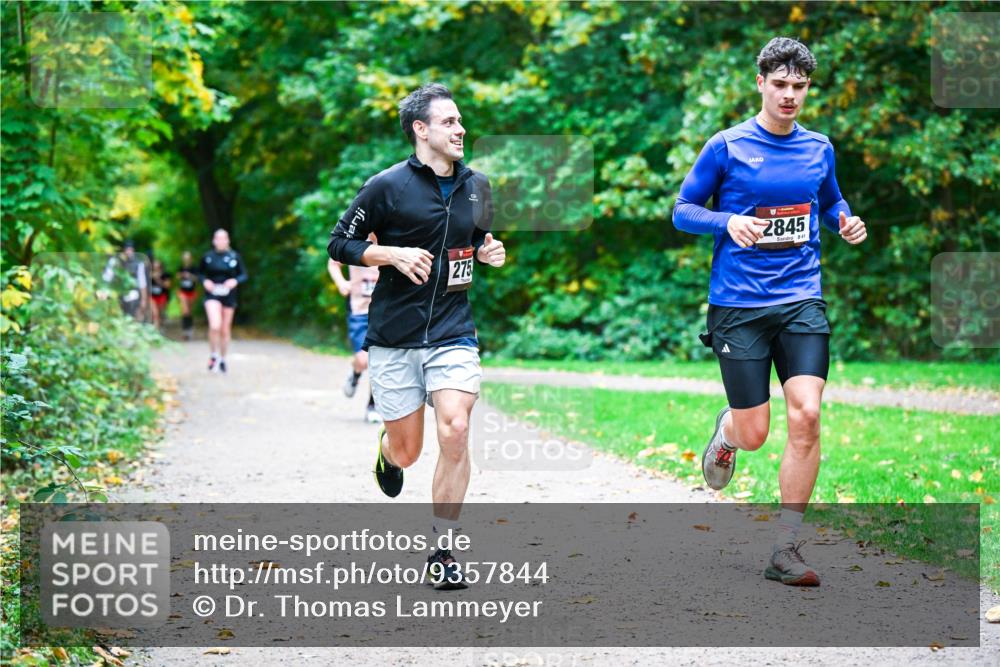 12.10.2025 - Bramfelder Halbmarathon 2025 Dr. Thomas Lammeyer http://msf.ph/oto/9357844 12.10.2025 11:02:19 Laufen 275, 2845 meine-sportfotos.de