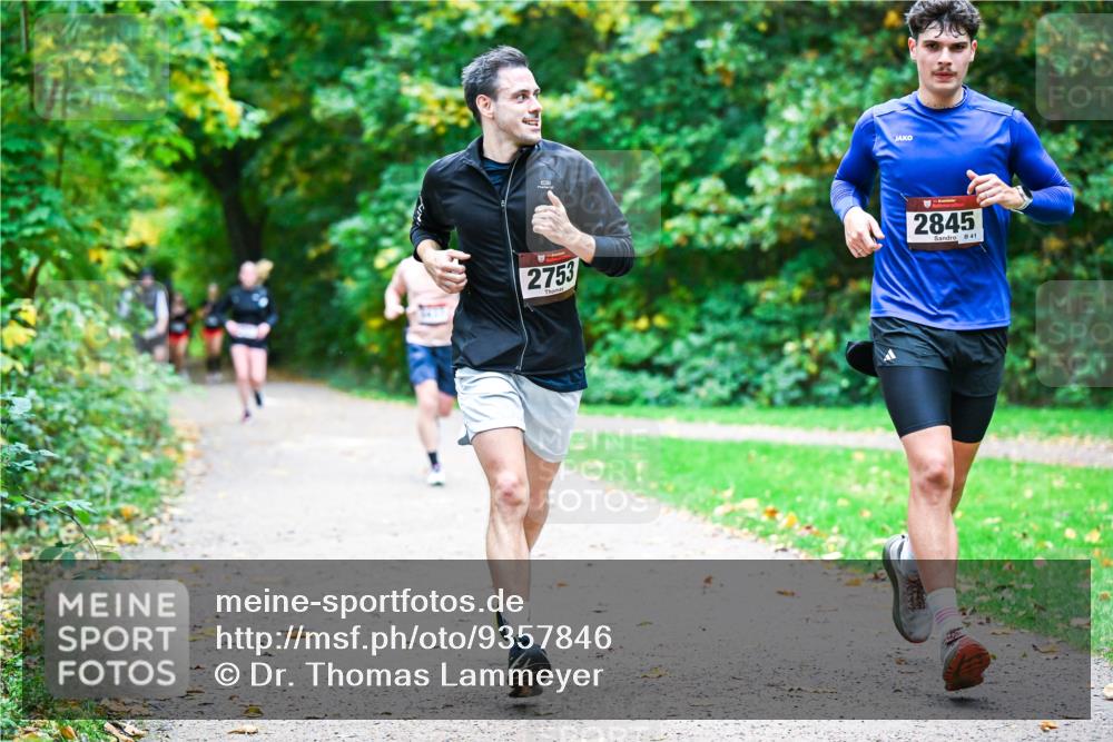 12.10.2025 - Bramfelder Halbmarathon 2025 Dr. Thomas Lammeyer http://msf.ph/oto/9357846 12.10.2025 11:02:19 Laufen 2753, 2845, 41 meine-sportfotos.de