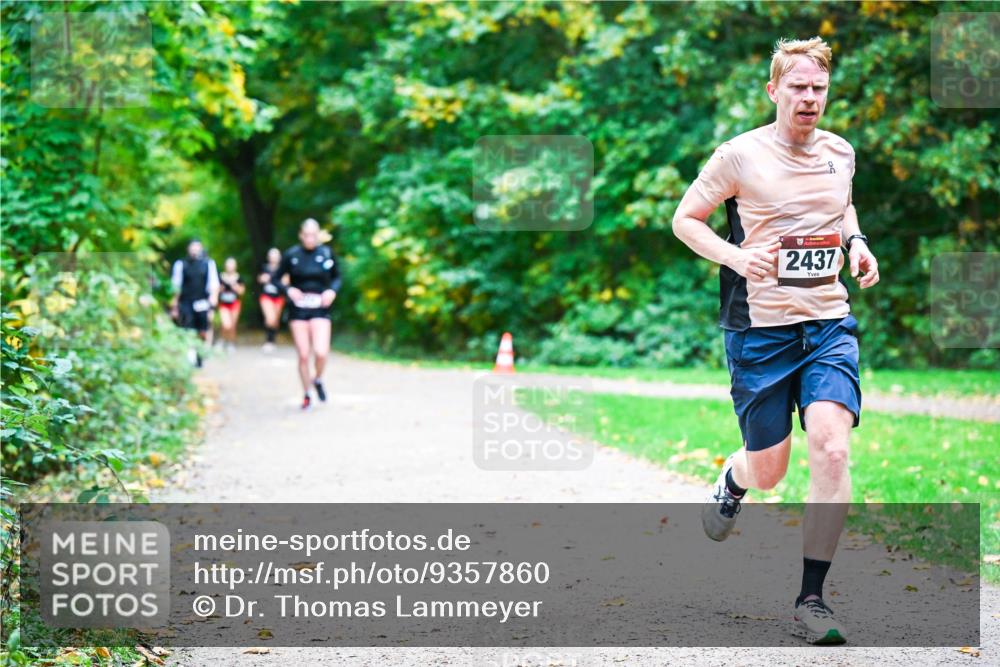 12.10.2025 - Bramfelder Halbmarathon 2025 Dr. Thomas Lammeyer http://msf.ph/oto/9357860 12.10.2025 11:02:23 Laufen 2437 meine-sportfotos.de