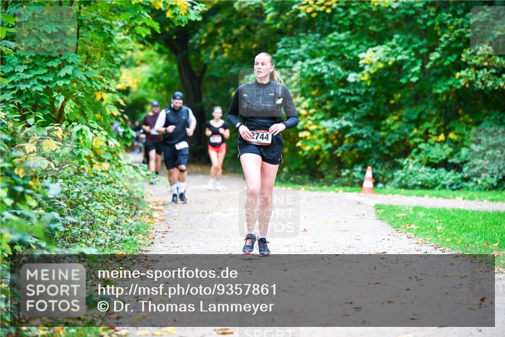 12.10.2025 - Bramfelder Halbmarathon 2025 Dr. Thomas Lammeyer http://msf.ph/oto/9357861 12.10.2025 11:02:25 Laufen 27441 meine-sportfotos.de