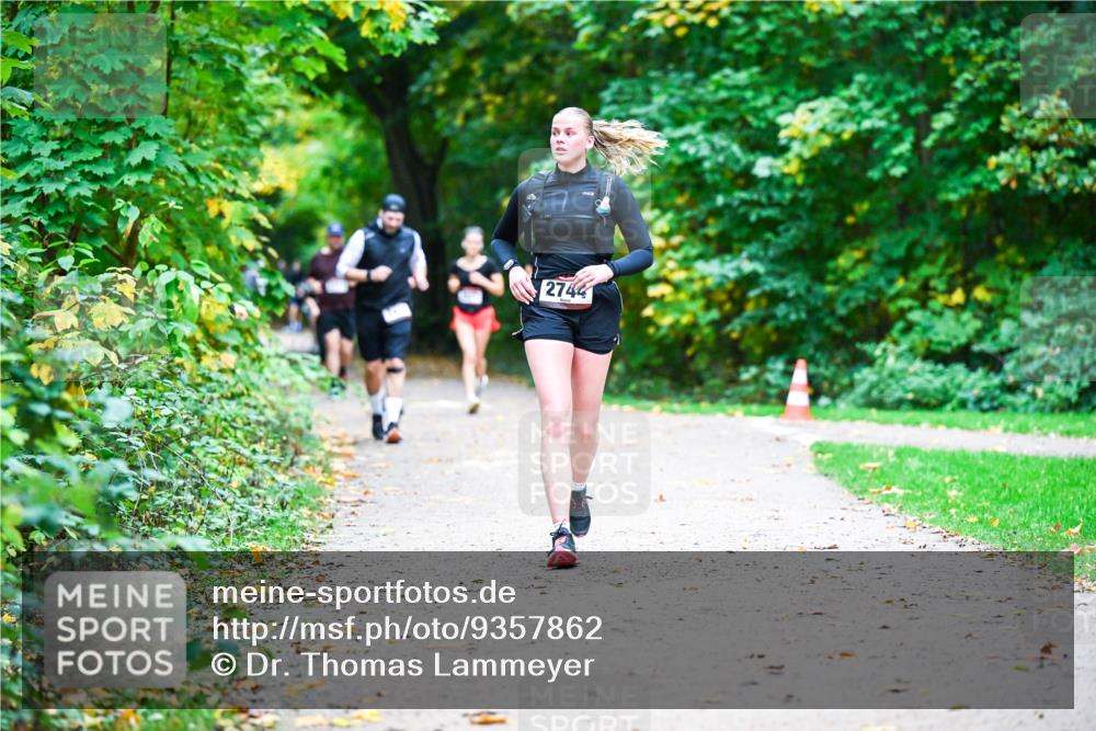 12.10.2025 - Bramfelder Halbmarathon 2025 Dr. Thomas Lammeyer http://msf.ph/oto/9357862 12.10.2025 11:02:26 Laufen 2744 meine-sportfotos.de