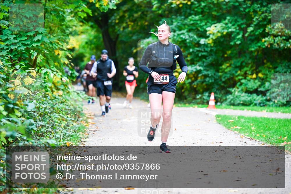 12.10.2025 - Bramfelder Halbmarathon 2025 Dr. Thomas Lammeyer http://msf.ph/oto/9357866 12.10.2025 11:02:26 Laufen 44 meine-sportfotos.de