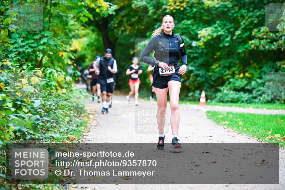 12.10.2025 - Bramfelder Halbmarathon 2025 Dr. Thomas Lammeyer http://msf.ph/oto/9357870 12.10.2025 11:02:27 Laufen 24 meine-sportfotos.de