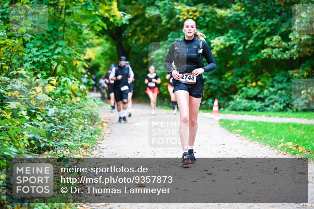 12.10.2025 - Bramfelder Halbmarathon 2025 Dr. Thomas Lammeyer http://msf.ph/oto/9357873 12.10.2025 11:02:27 Laufen 2744 meine-sportfotos.de