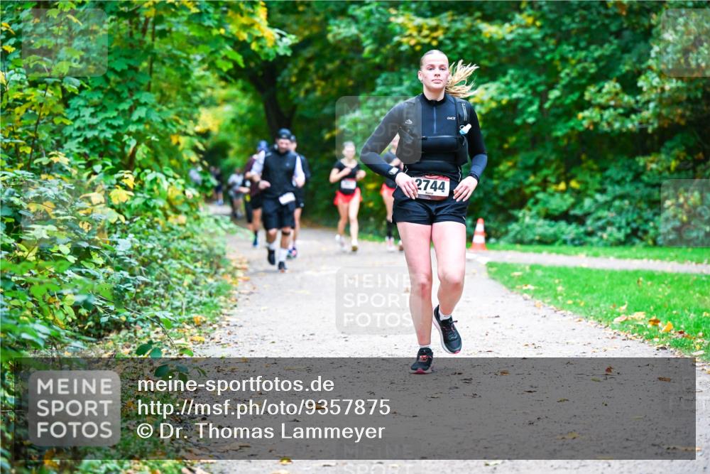 12.10.2025 - Bramfelder Halbmarathon 2025 Dr. Thomas Lammeyer http://msf.ph/oto/9357875 12.10.2025 11:02:27 Laufen 2744 meine-sportfotos.de