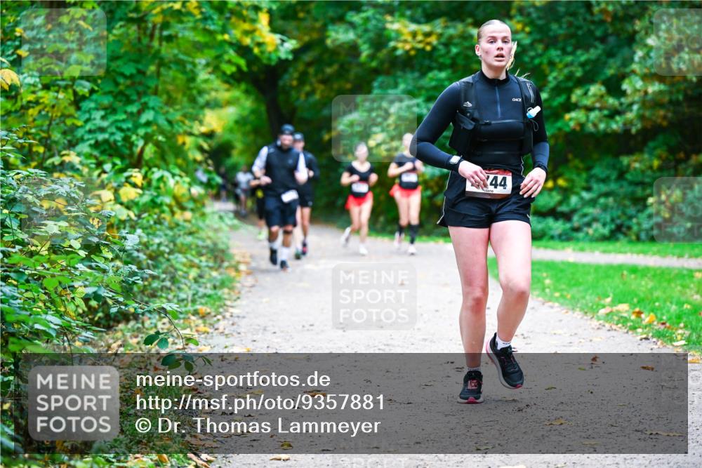 12.10.2025 - Bramfelder Halbmarathon 2025 Dr. Thomas Lammeyer http://msf.ph/oto/9357881 12.10.2025 11:02:28 Laufen 44 meine-sportfotos.de