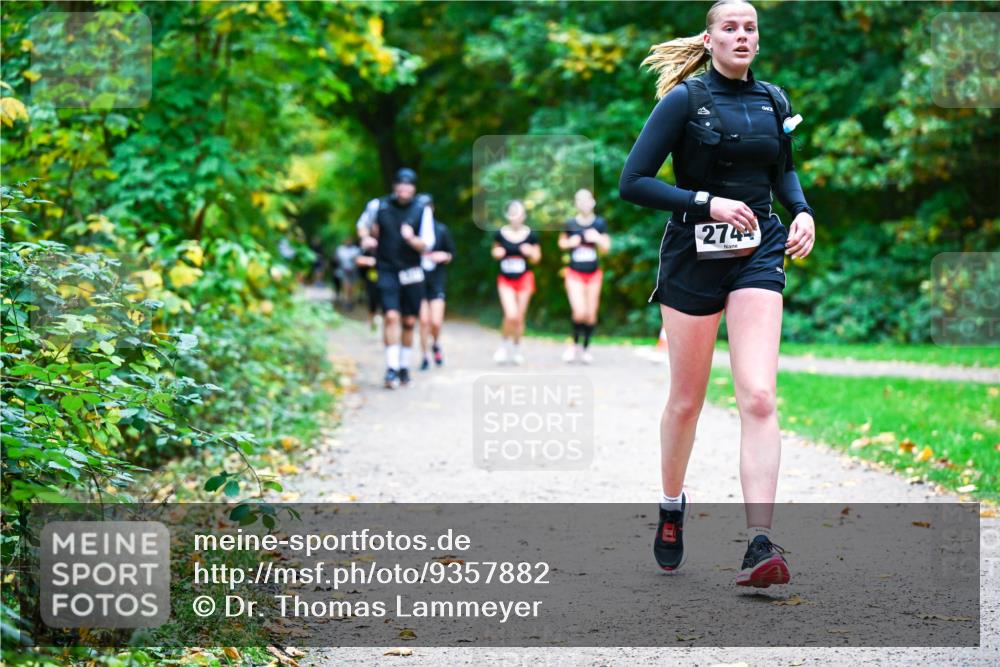 12.10.2025 - Bramfelder Halbmarathon 2025 Dr. Thomas Lammeyer http://msf.ph/oto/9357882 12.10.2025 11:02:28 Laufen 2744 meine-sportfotos.de