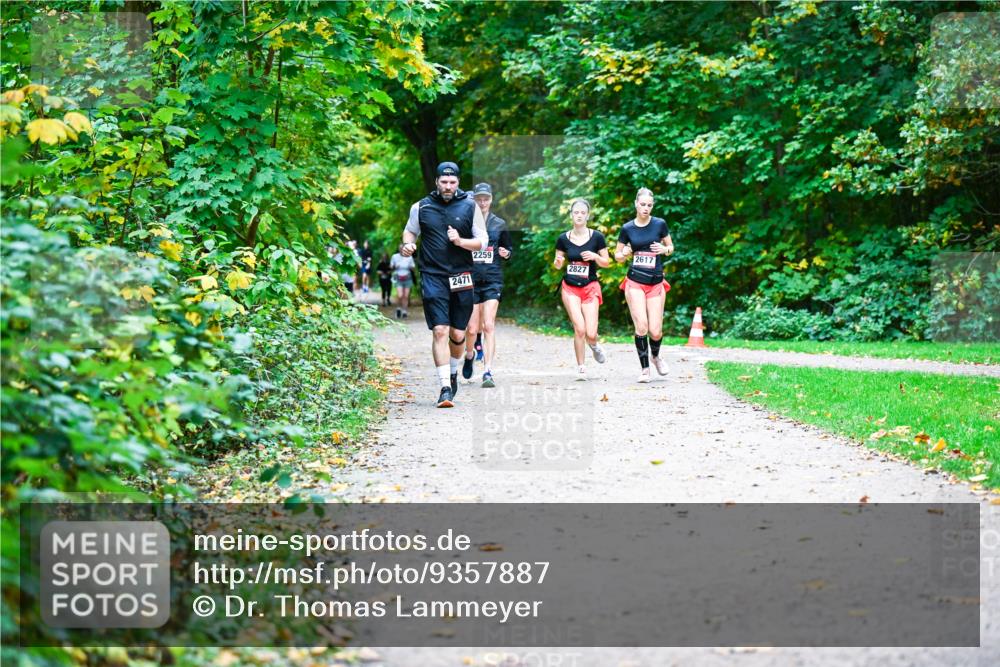 12.10.2025 - Bramfelder Halbmarathon 2025 Dr. Thomas Lammeyer http://msf.ph/oto/9357887 12.10.2025 11:02:30 Laufen 2259, 2827, 2471, 2617 meine-sportfotos.de