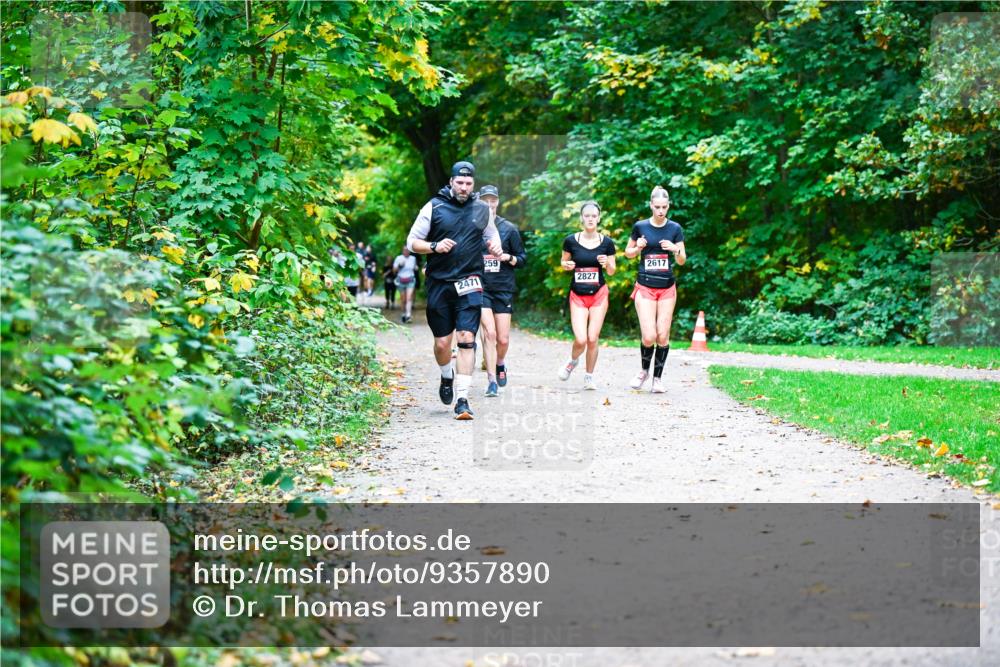 12.10.2025 - Bramfelder Halbmarathon 2025 Dr. Thomas Lammeyer http://msf.ph/oto/9357890 12.10.2025 11:02:30 Laufen 259, 2617, 2471, 2827 meine-sportfotos.de