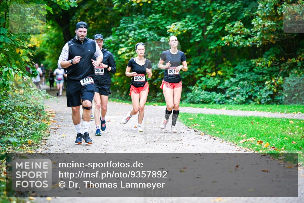 12.10.2025 - Bramfelder Halbmarathon 2025 Dr. Thomas Lammeyer http://msf.ph/oto/9357892 12.10.2025 11:02:32 Laufen 2471, 2259, 261, 2827 meine-sportfotos.de